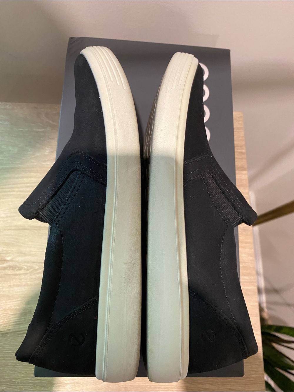 ECCO - Picture 10 of 11